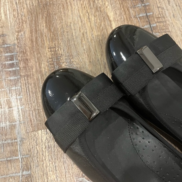 Vaneli Black Bow flats size 8 - Picture 4 of 4